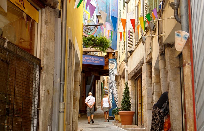 Une rue de Grasse, CÃƒÂ´te d'Azur